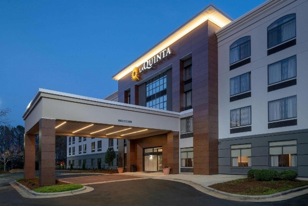 La Quinta by Wyndham Raleigh Downtown North image 2